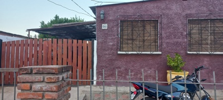 Casa en Venta,  Alquiler en Barrio Artigas, Mercedes, Soriano