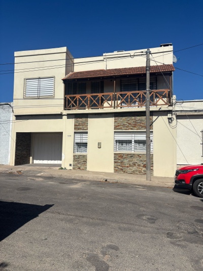 Casas y Apartamentos en Venta en Plaza Lavalleja, Mercedes, Soriano