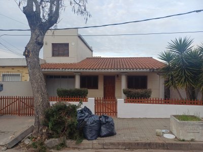 Casa en Alquiler en Mercedes, Soriano