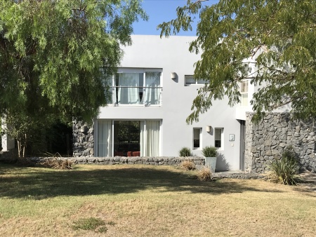 Casas y Apartamentos en Venta,  Alquiler en Mercedes, Soriano