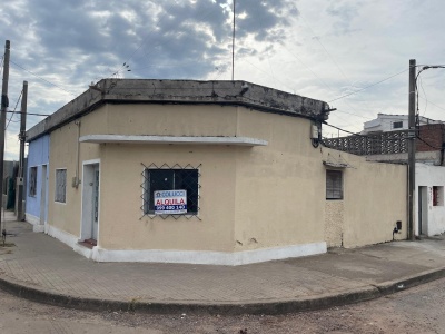 Casa en Venta,  Alquiler en TERMINAL, Mercedes, Soriano
