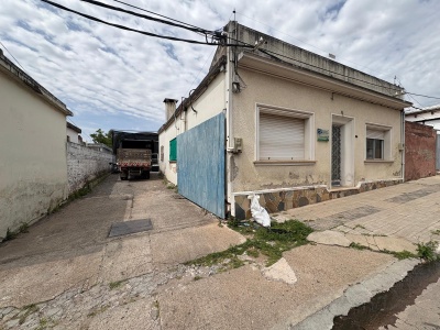 Casas y Apartamentos en Venta en Mercedes, Soriano