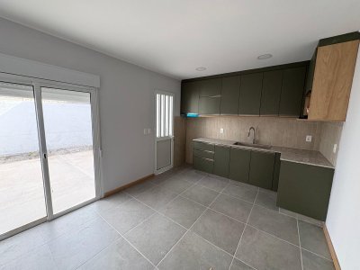 Casa en Alquiler en Mercedes, Soriano