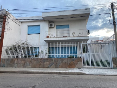 Casas y Apartamentos en Venta en Salto