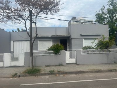 Casa en Venta en Trinidad, Flores