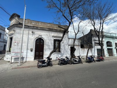 Casa en Venta, Alquiler en centro, Trinidad, Flores