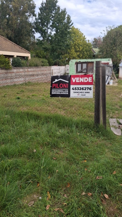 Terreno en Venta en MU CERCA DE LA PLAZA, Los Arrayanes, Soriano