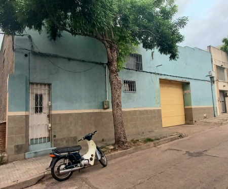 Galpón en Venta en Centro, Mercedes, Soriano