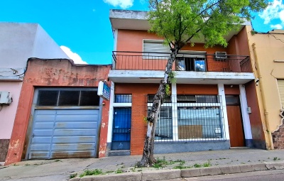 Casas y Apartamentos en Venta en Centro, Mercedes, Soriano