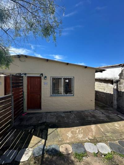 Casa en Alquiler en Barrio 33, Mercedes, Soriano