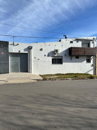 Galpón en Venta,  Alquiler en Centro, Durazno , Durazno