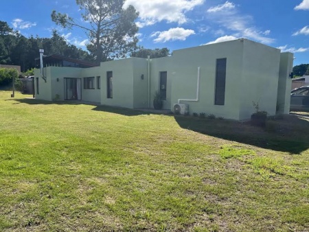 Casa en Alquiler en Pinares, Maldonado