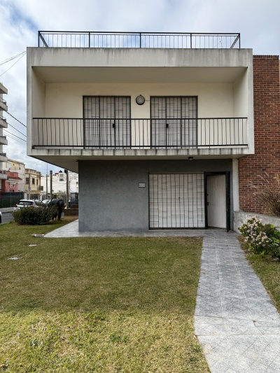 Casa en Alquiler en La Blanqueada, Montevideo