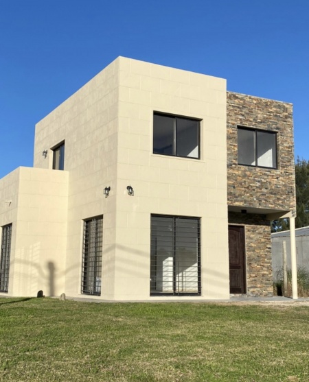 Casa en Venta en El Pinar, Ciudad de la Costa, Canelones