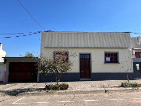 Casa en Venta en Fray Bentos, Río Negro