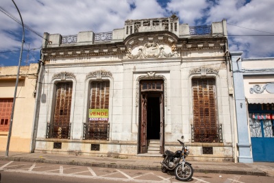 Casas y Apartamentos en Venta en CENTRO, Mercedes, Soriano