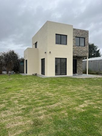 Casa en Alquiler en El Pinar, Ciudad de la Costa, Canelones
