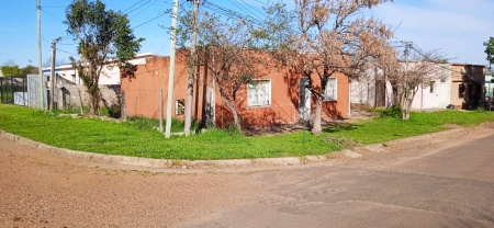Casas en Venta,  Alquiler en BARRIO TALLERES, Salto