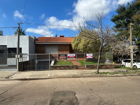 Casas en Venta en Zona Cerro, Salto