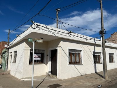 Casa en Alquiler en Mercedes, Soriano