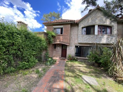 Casa en Venta en El Pinar, Ciudad de la Costa, Canelones