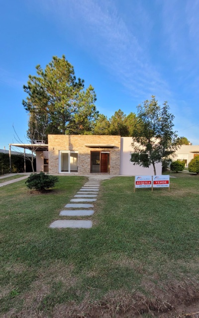 Casa en Venta,  Alquiler en  Altos Arrayanes Barrio Parque, Los Arrayanes, Soriano