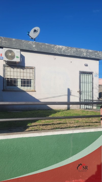 CASA CON GALPÓN en Venta en Mercedes, Soriano