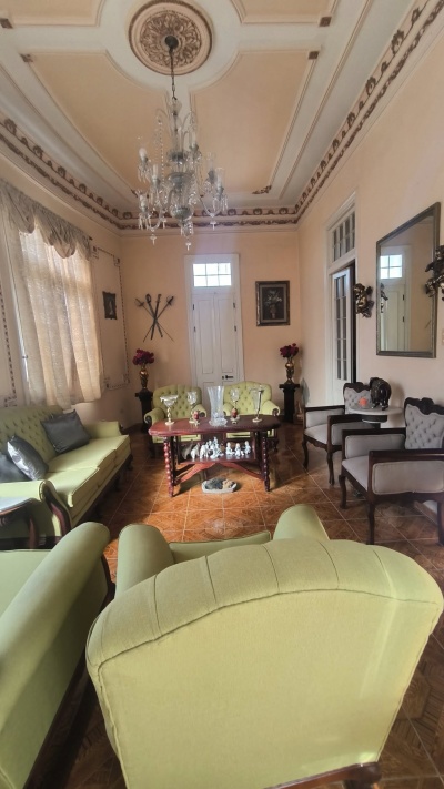 Casa Biplanta (Planta Alta) en Venta en Vedado, Plaza, La Habana