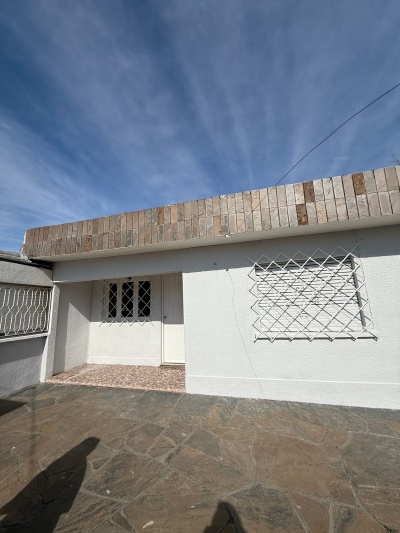 Casa en Alquiler en Curva de Maroñas, Montevideo