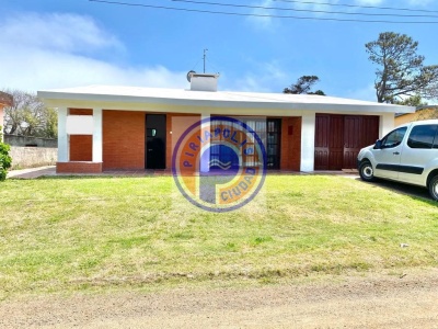 Casa en Venta en Playa Hermosa, Maldonado