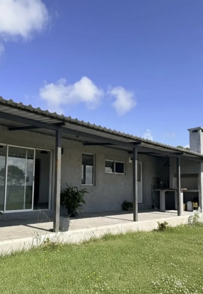 Casa en Alquiler en Bañados de Carrasco, Montevideo
