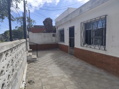 Casa en Alquiler en Cerro, Montevideo