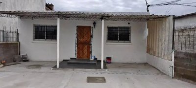 Casa en Alquiler en Piedras Blancas, Montevideo