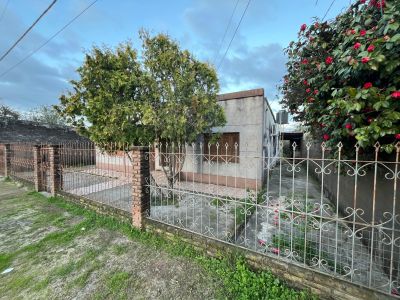 Casa en Venta en Barrio Centenario, Tacuarembó