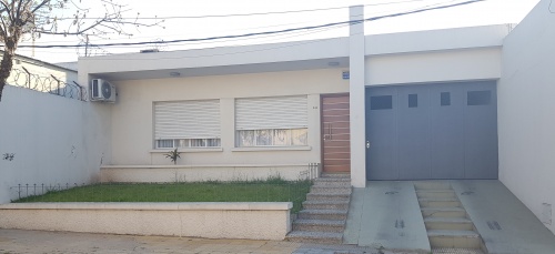 Casas y Apartamentos en Venta en CENTRO, Mercedes, Soriano