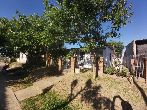 Casa en Alquiler en LEANDRO GOMEZ, Melo, Cerro Largo