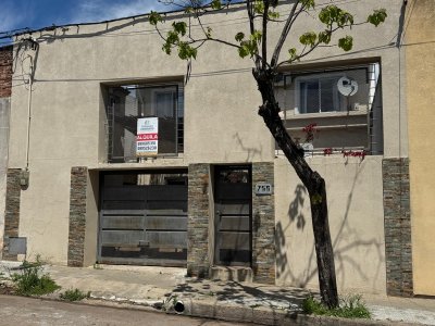Casa en Alquiler en Mercedes, Soriano