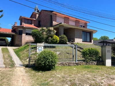 Casa en Venta en El Pinar, Ciudad de la Costa, Canelones
