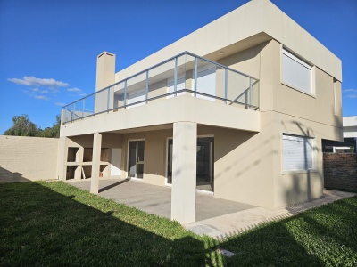 Casa en Alquiler en Salto, Salto