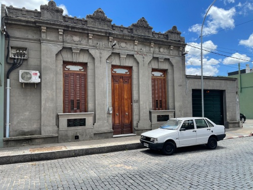 CASAS Y APARTAMENTOS en Venta en Centro, Mercedes, Soriano