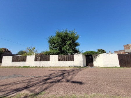 Casa en Venta en Barrio 33, Mercedes, Soriano