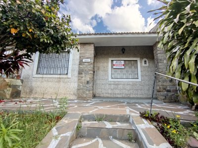 Casas en Venta,  Alquiler en CENTRO, Salto, Salto