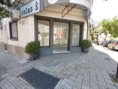 Locales comerciales en Alquiler en CENTRO, Salto, Salto